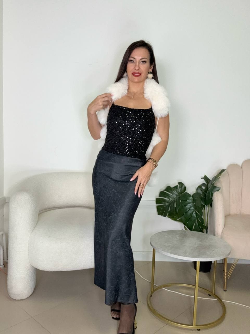 меховая накидка,меховая накидка женская,юбка атласная,атласная юбка миди