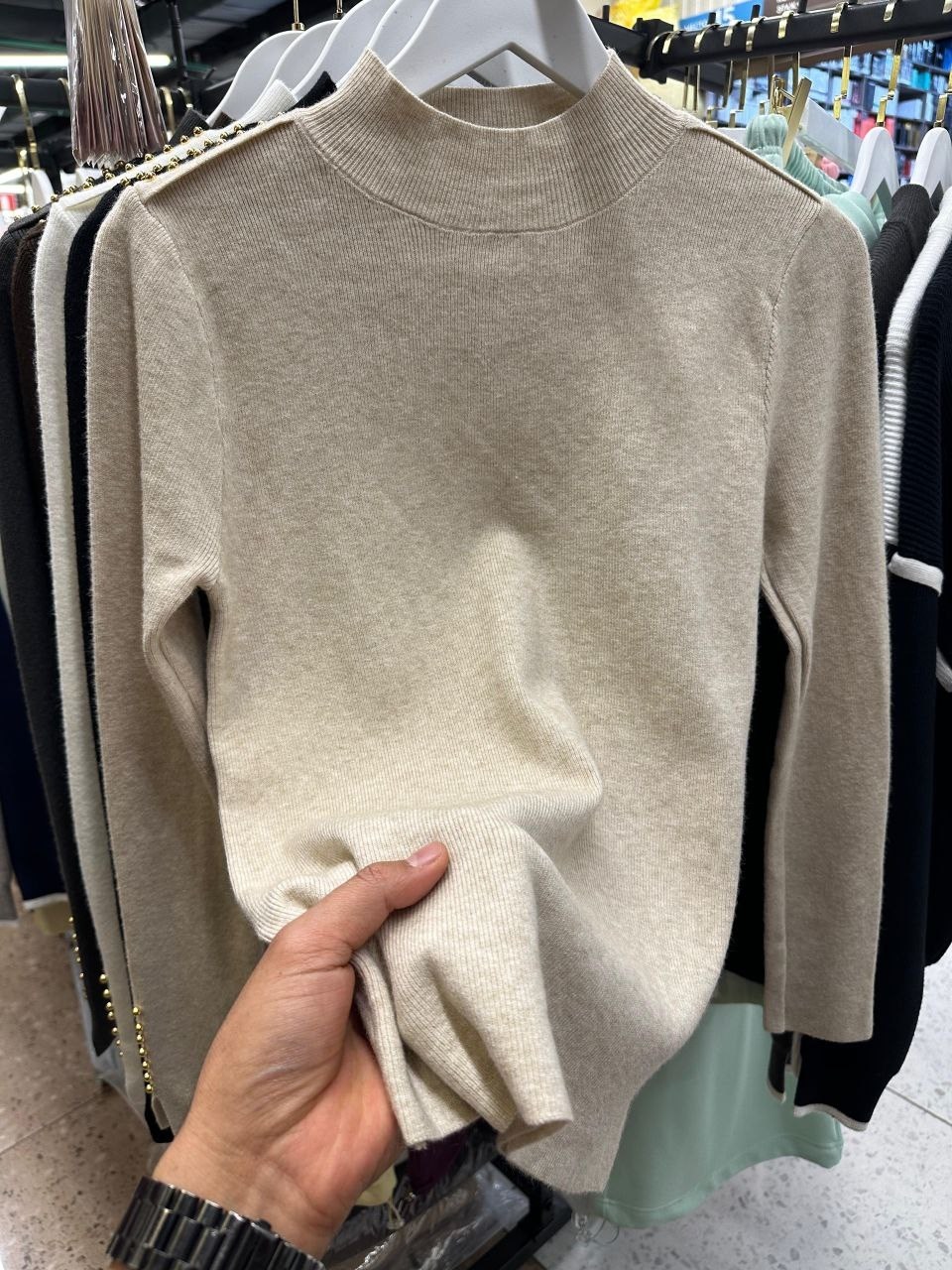 свитер с высоким воротником,женский свитер с высоким воротником,свитер с высоким воротом,вязаный свитер с высоким воротником,женский свитер с высоким воротом