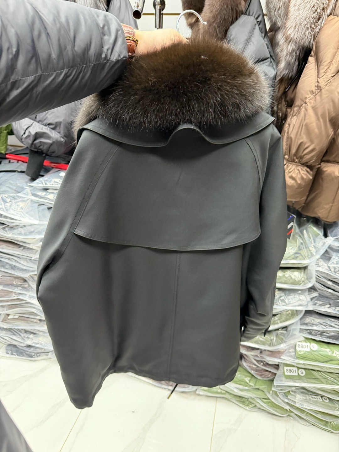 парка женская с натуральным мехом,куртка кожаная с мехом,куртка с мехом,меховая куртка,пуховик женский с натуральным мехом