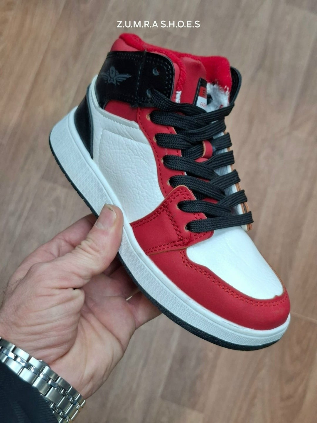 кроссовки,спортивная ,высокие кроссовки,кроссовки женскиe,красные кроссовки