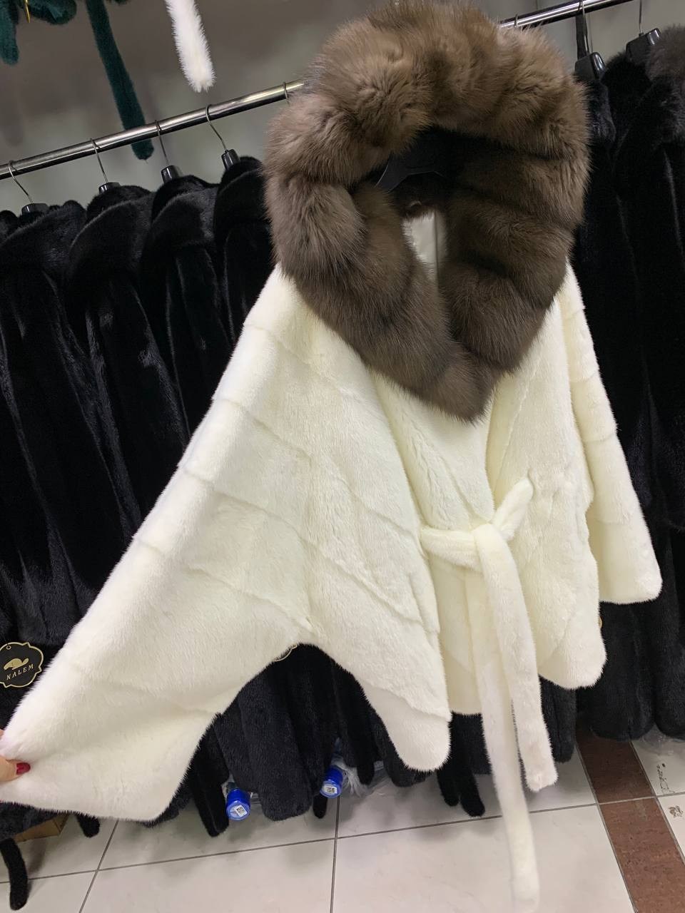 шуба норковая nafa с капюшоном из соболя,шуба норковая с капюшоном из куницы,шуба норковая nafa кимоно "ваниль" с соболем,шубка из меха европейской норки с капюшоном из меха куницы,белая норковая шуба