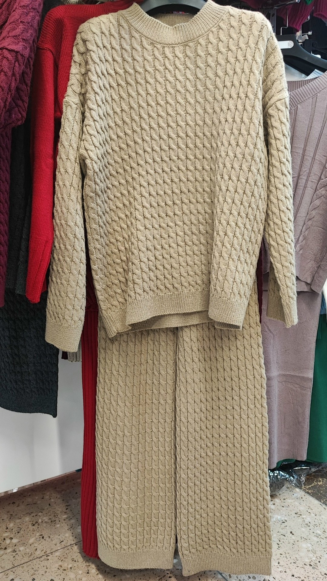 вязаный костюм женский,вязаные костюмы,трикотажные костюмы,вязаные брюки,вязаная одежда