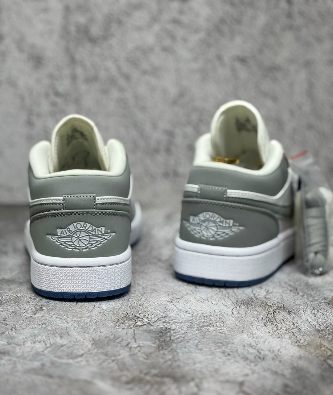 nike air jordan 1 low paris,nike air jordan 1 low,кроссовки nike air jordan 1 low,nike air jordan 1 low paris серый,nike air jordan 1 low wolf grey