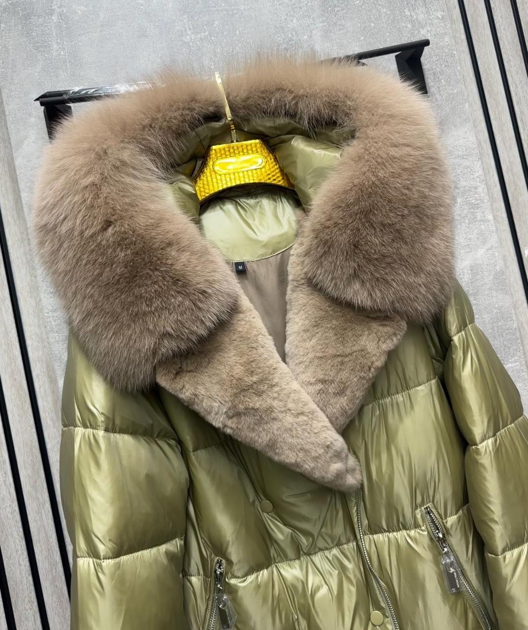 женский пуховик с воротником из лисьего меха,женский зимний пуховик с воротником из лисьего меха,женские пуховики,пуховик с натуральным мехом,теплое женское зимнее пальто с воротником из лисьего меха