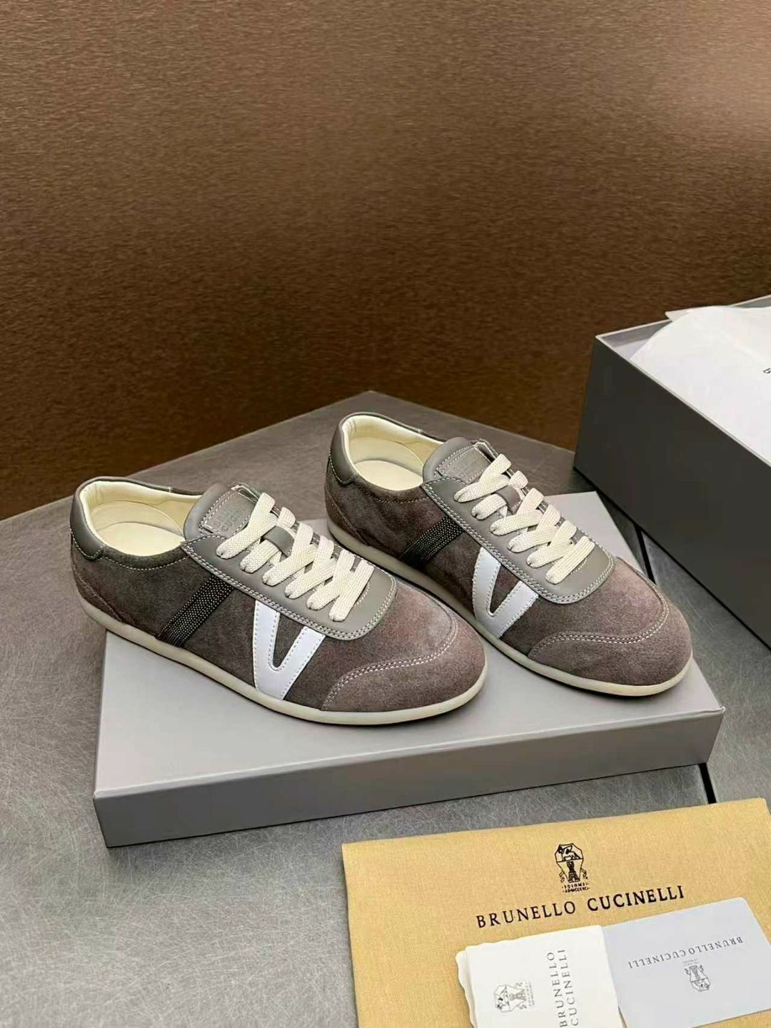 ,brunello cucinelli кроссовки,кроссовки женские brunello cucinelli,замшевые кроссовки brunello cucinelli,повседневные кроссовки