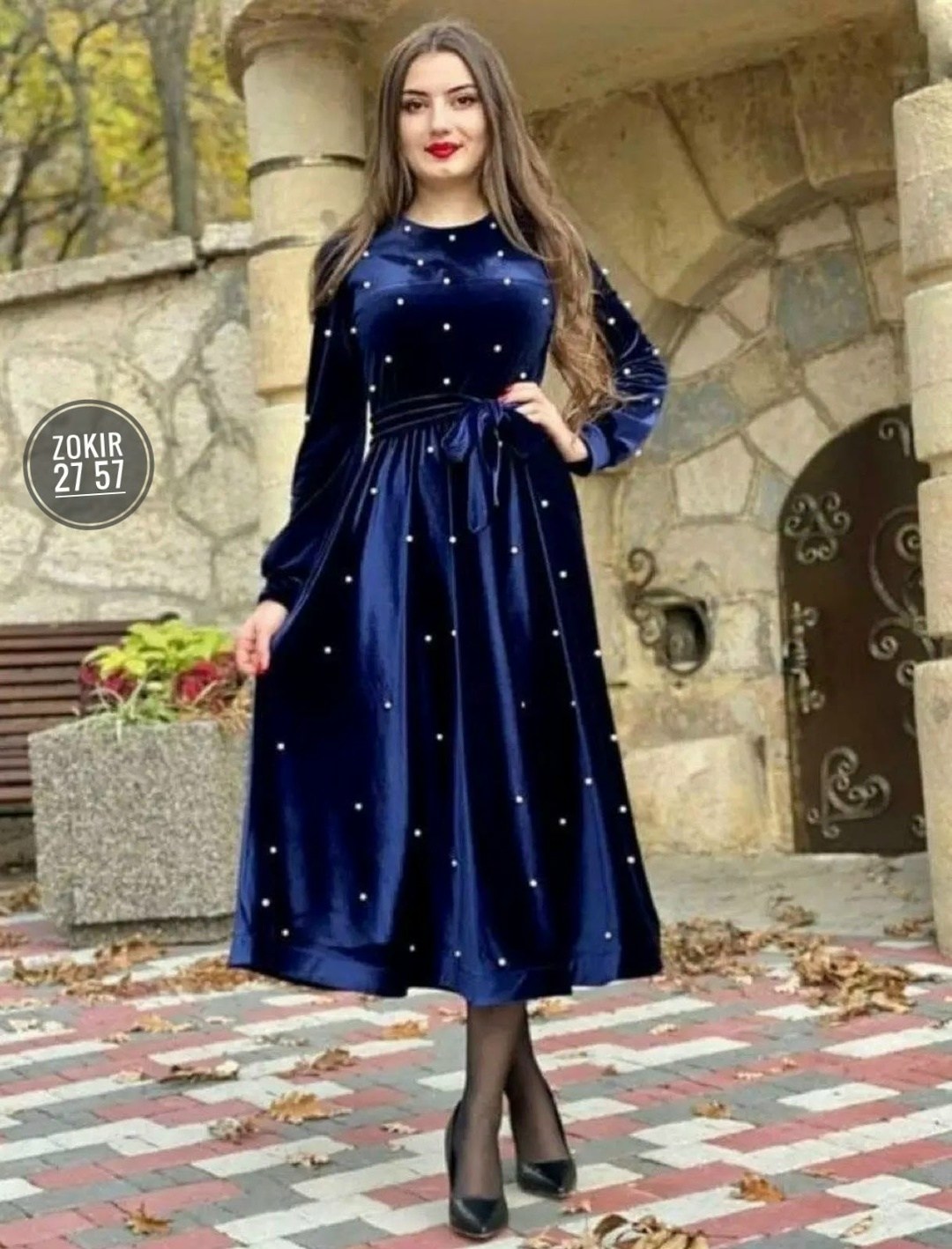 бархатное платье,женское бархатное платье средней длины зеленое в горошек,женское бархатное платье,зеленое бархатное платье,платье бархат