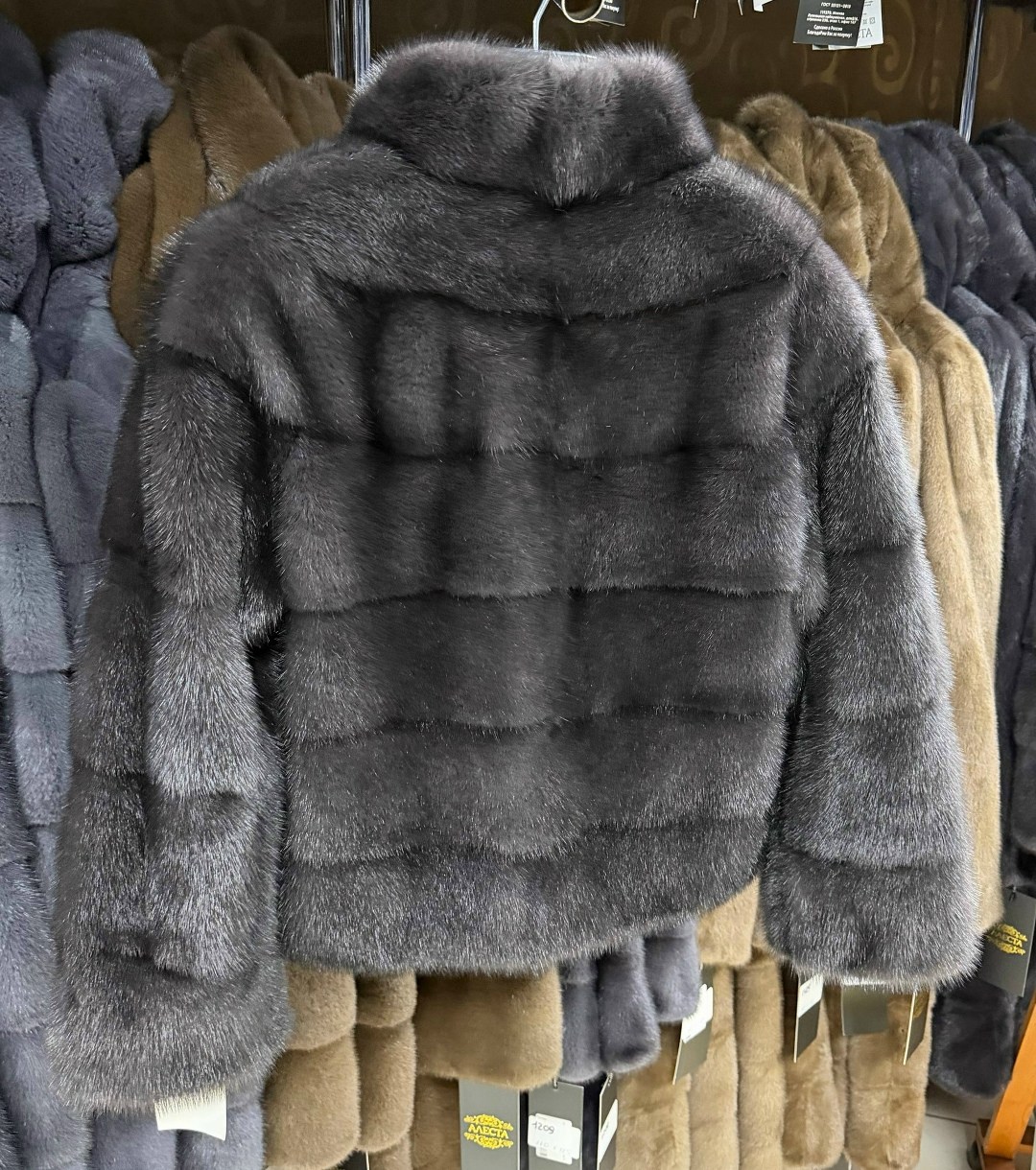 норковая шуба автоледи,норковая шуба,шуба норковая короткая,норковый полушубок,шубка из меха европейской норки стойка воротник цвет "графит"