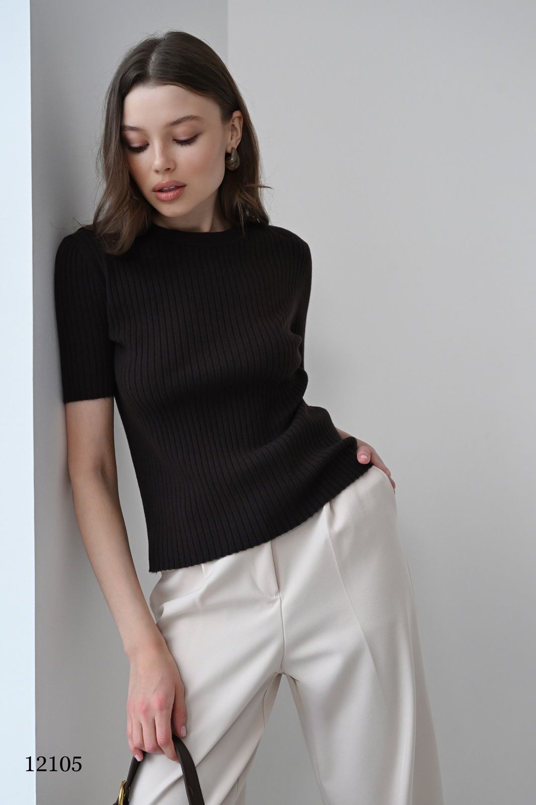 трикотажная футболка,джемпер голубой,вязаная футболка,голубые джинсы,джинсовые брюки