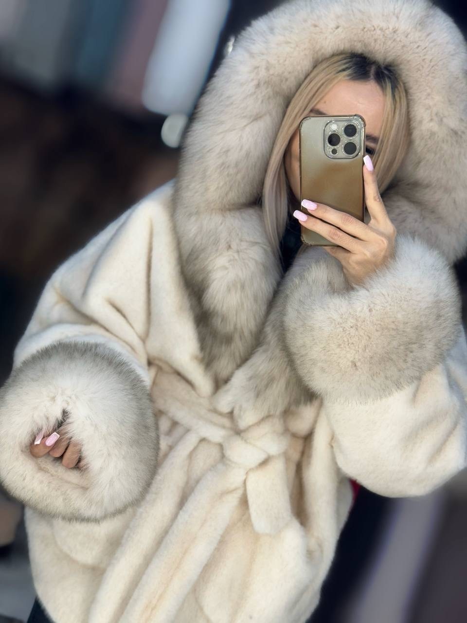 норковая шуба с капюшоном,норковая шуба,шуба,белая норковая шубка с капюшоном,белая норковая шуба с капюшоном