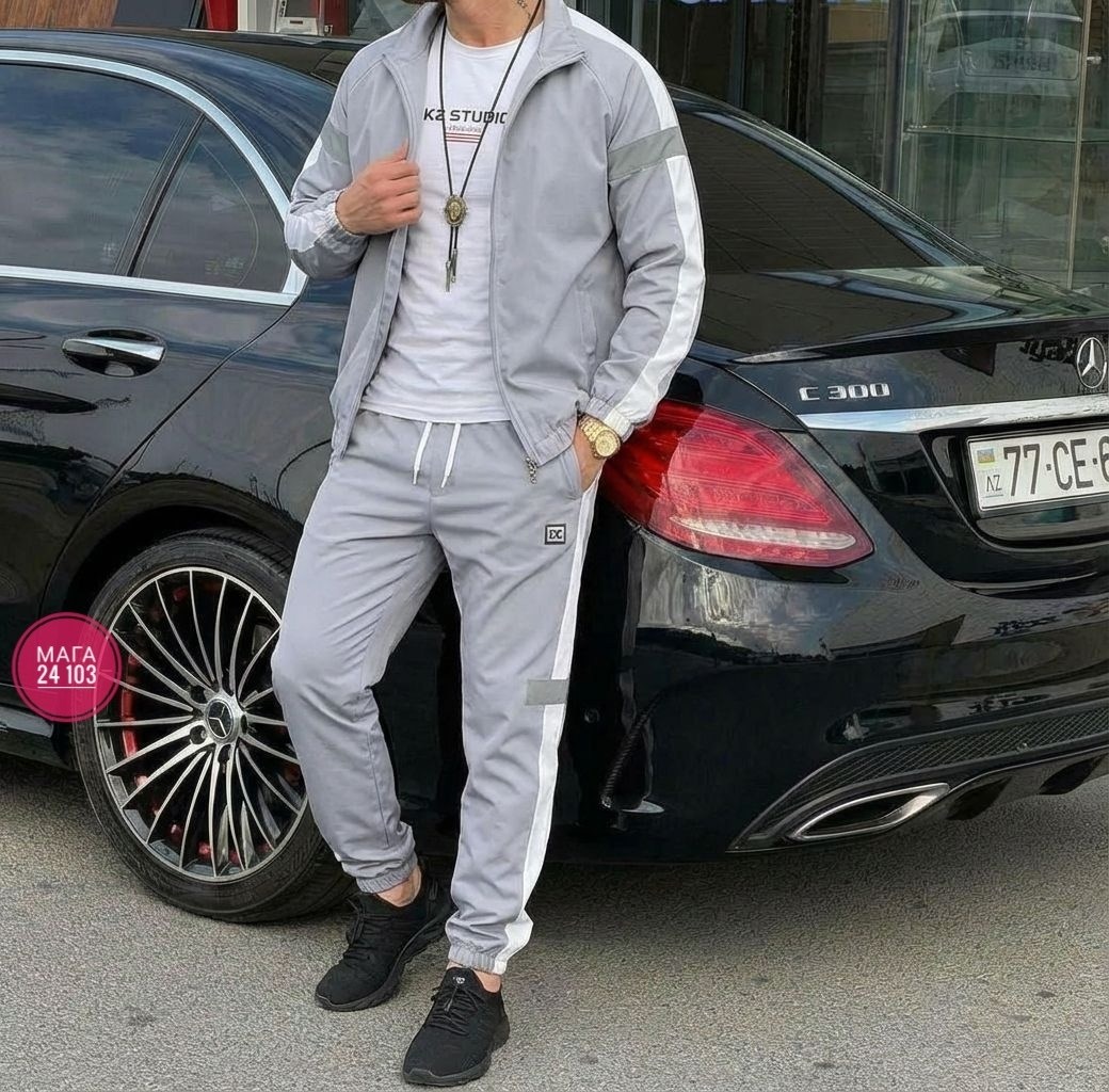 в спортивном костюме,белый спортивный костюм,костюмы спортивные мужские,белый спортивный костюм мужской,костюм повседневный спортивный