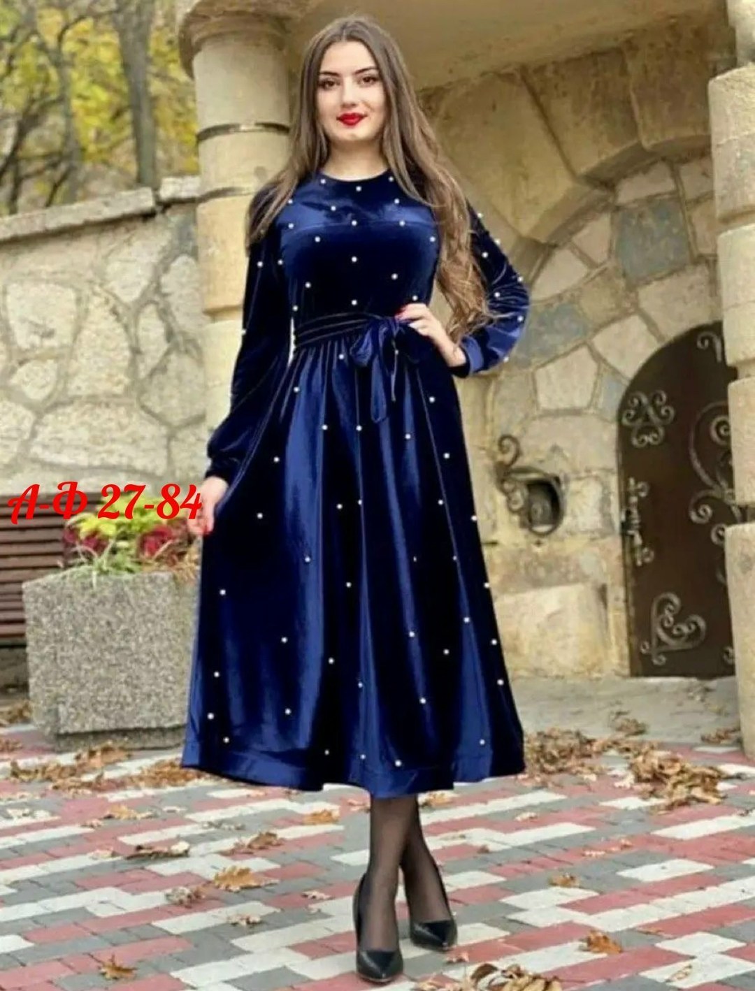 бархатное платье,женское бархатное платье средней длины зеленое в горошек,женское бархатное платье,платье велюр,платья из бархата