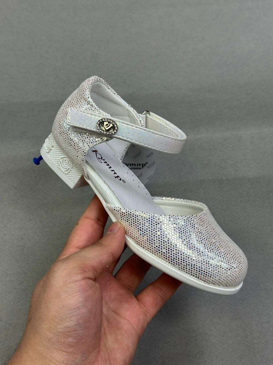 серебристые туфли для девочки,,серебряные туфли для девочки,туфли детские для девочек,туфли для девочек