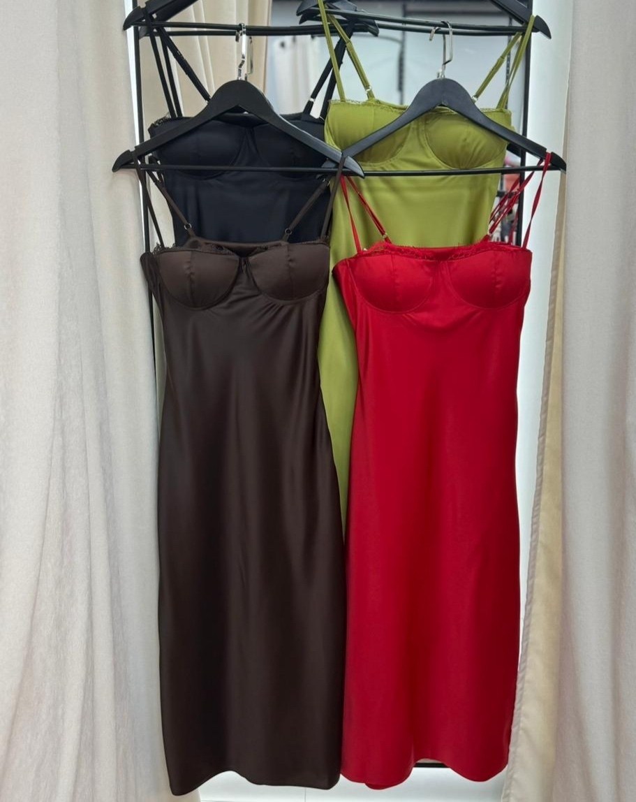 атласное платье,платье на бретелях,шелковое платье,длинное платье,платье