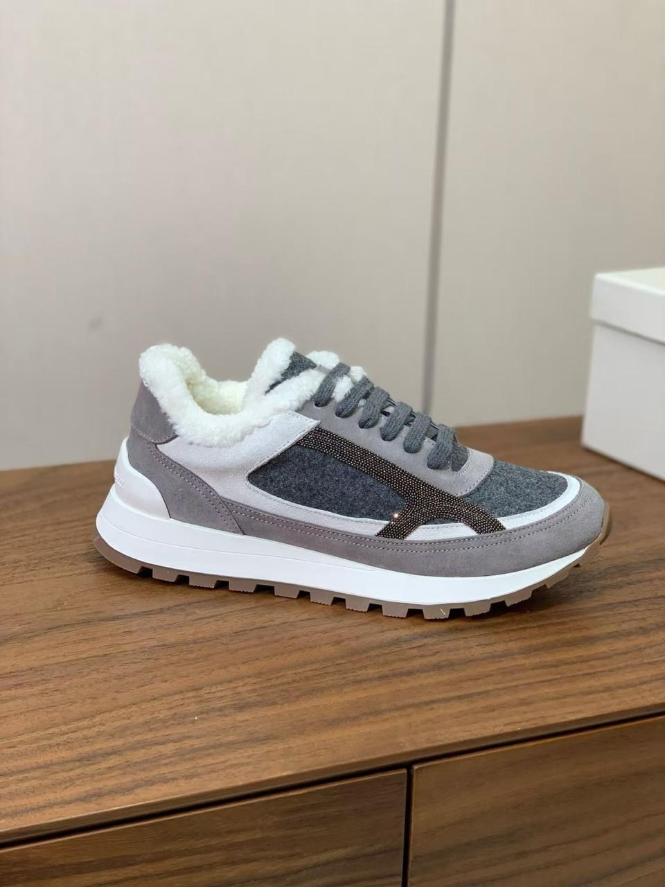 женские серые кроссовки из замши с мехом brunello cucinelli,женские кроссовки с мехом,кроссовки brunello cucinelli,,кроссовки женские зимние