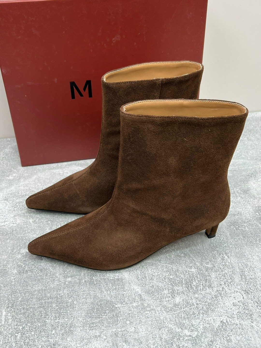 ,замшевые ботильоны,женские замшевые ботильоны с острым носком,женские ботильоны,ботильоны с острым носком женские