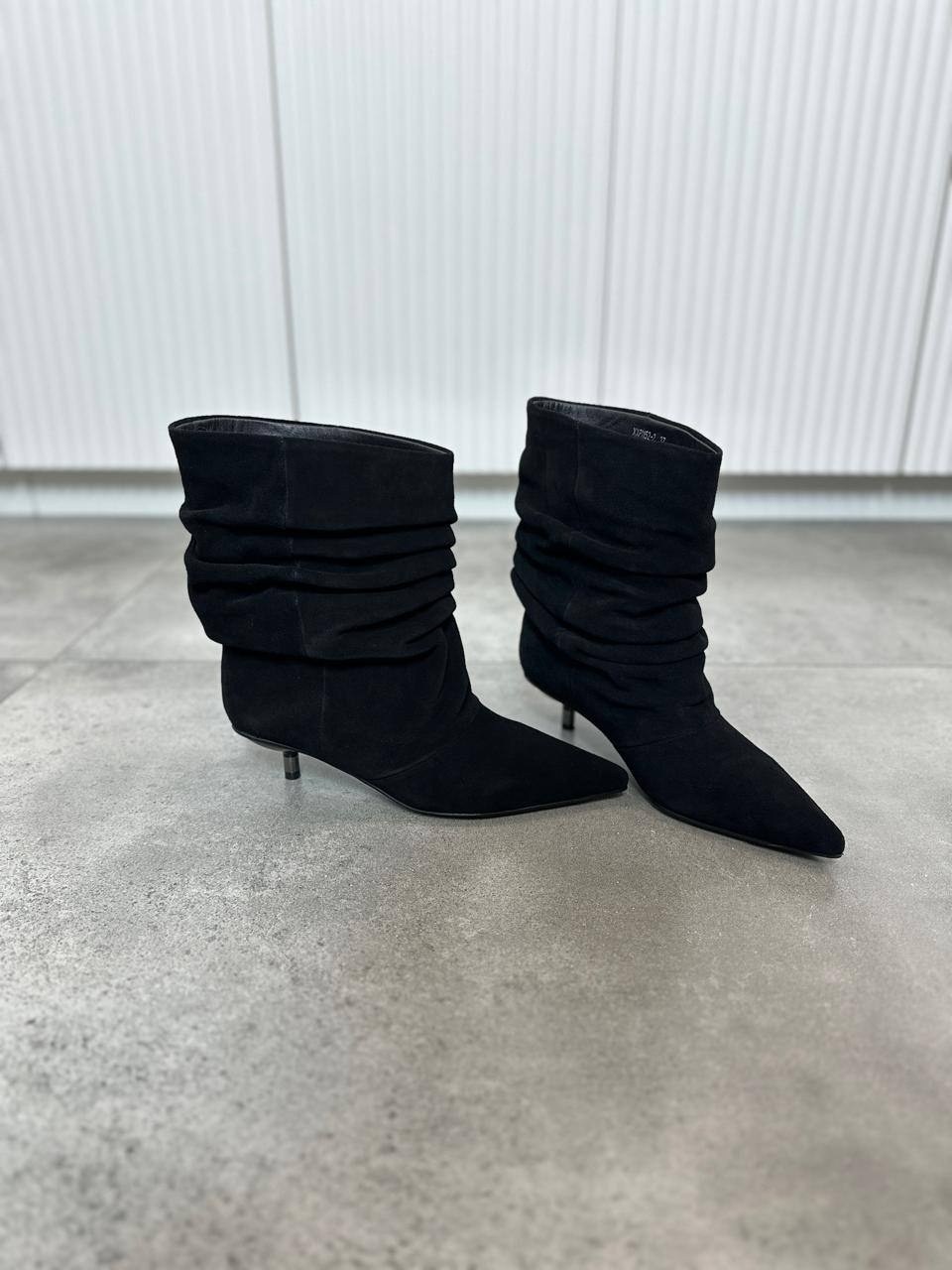 женские сапоги на каблуке,женские сапоги, женская,короткие сапоги,сапоги женские замшевые на высоком каблуке с острым носком