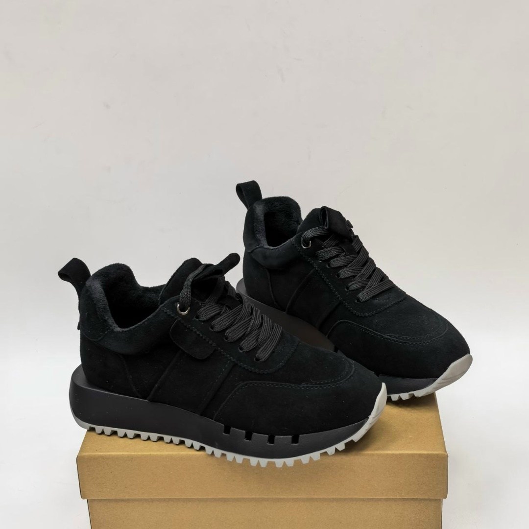 ,черные кроссовки,замшевые кроссовки,кроссовки женские,черные женские кроссовки