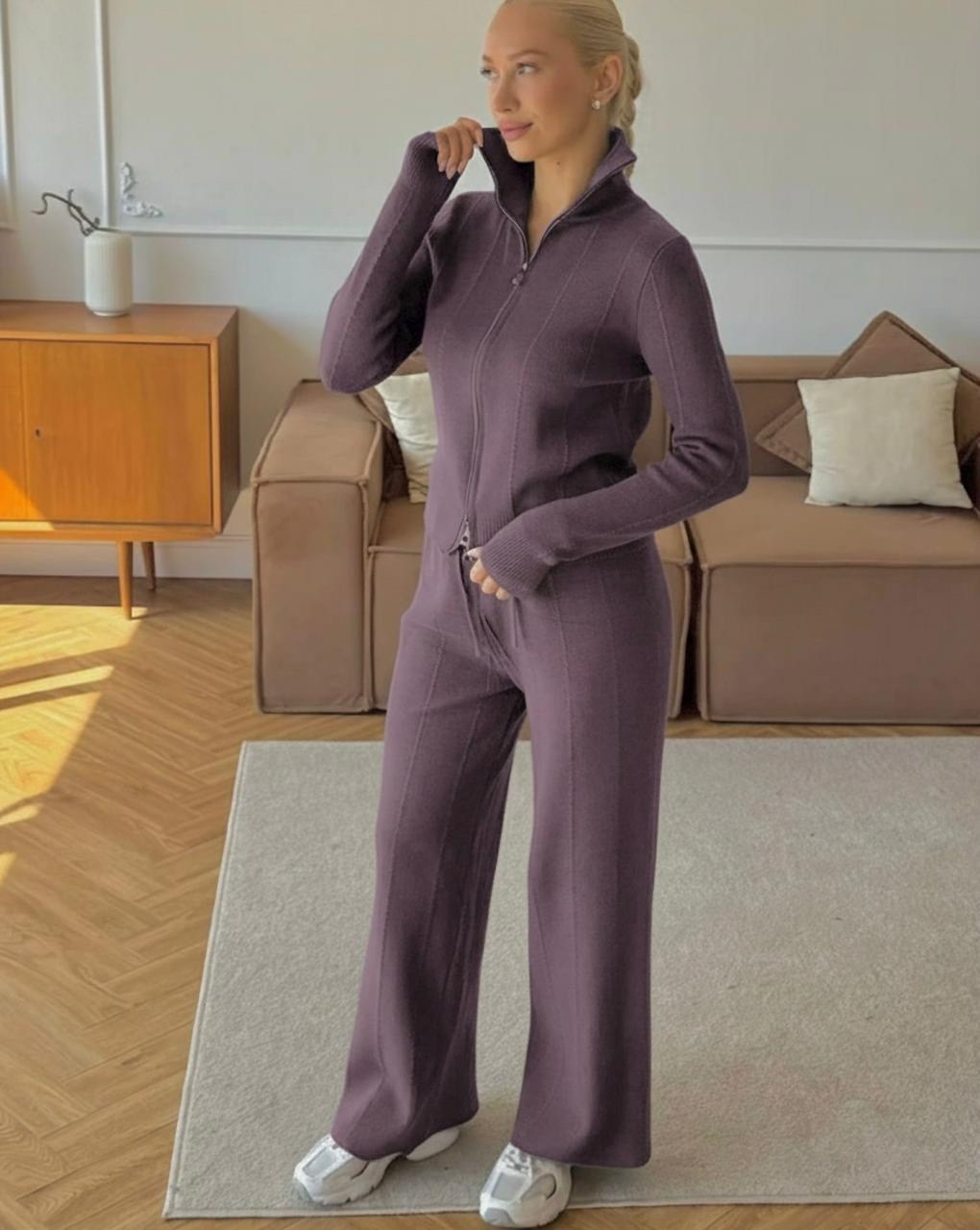 трикотажный костюм,вязаный костюм,костюм женский,коричневый вязаный костюм,трикотажные костюмы женские