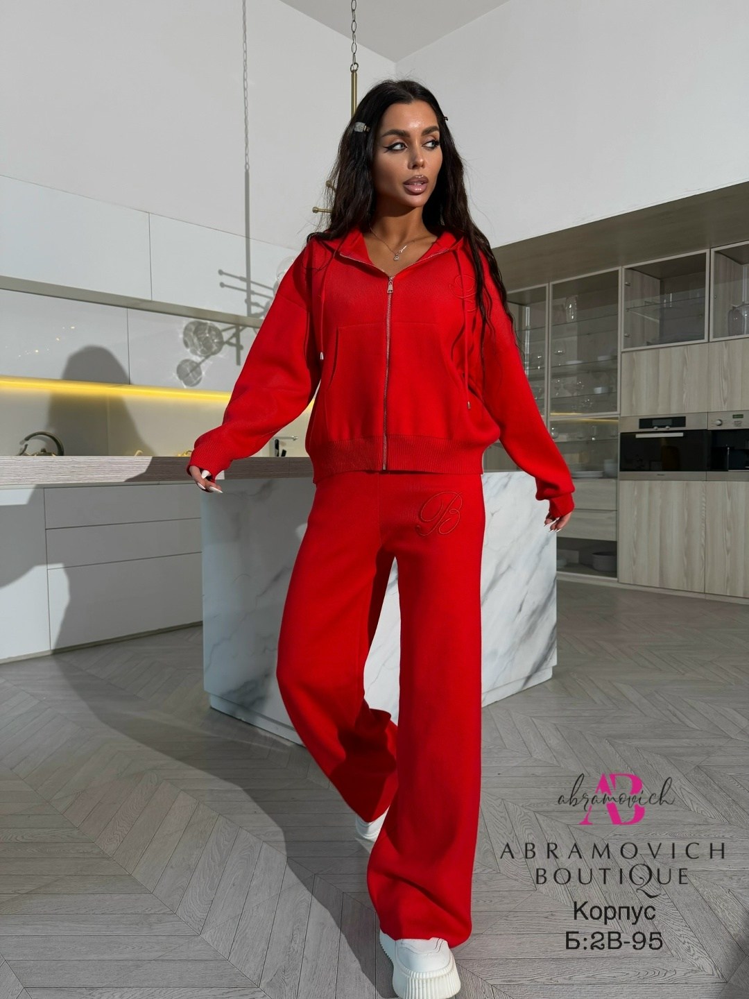 костюм спортивный,костюм спортивный женский,женский костюм,стильный костюм,красный костюм