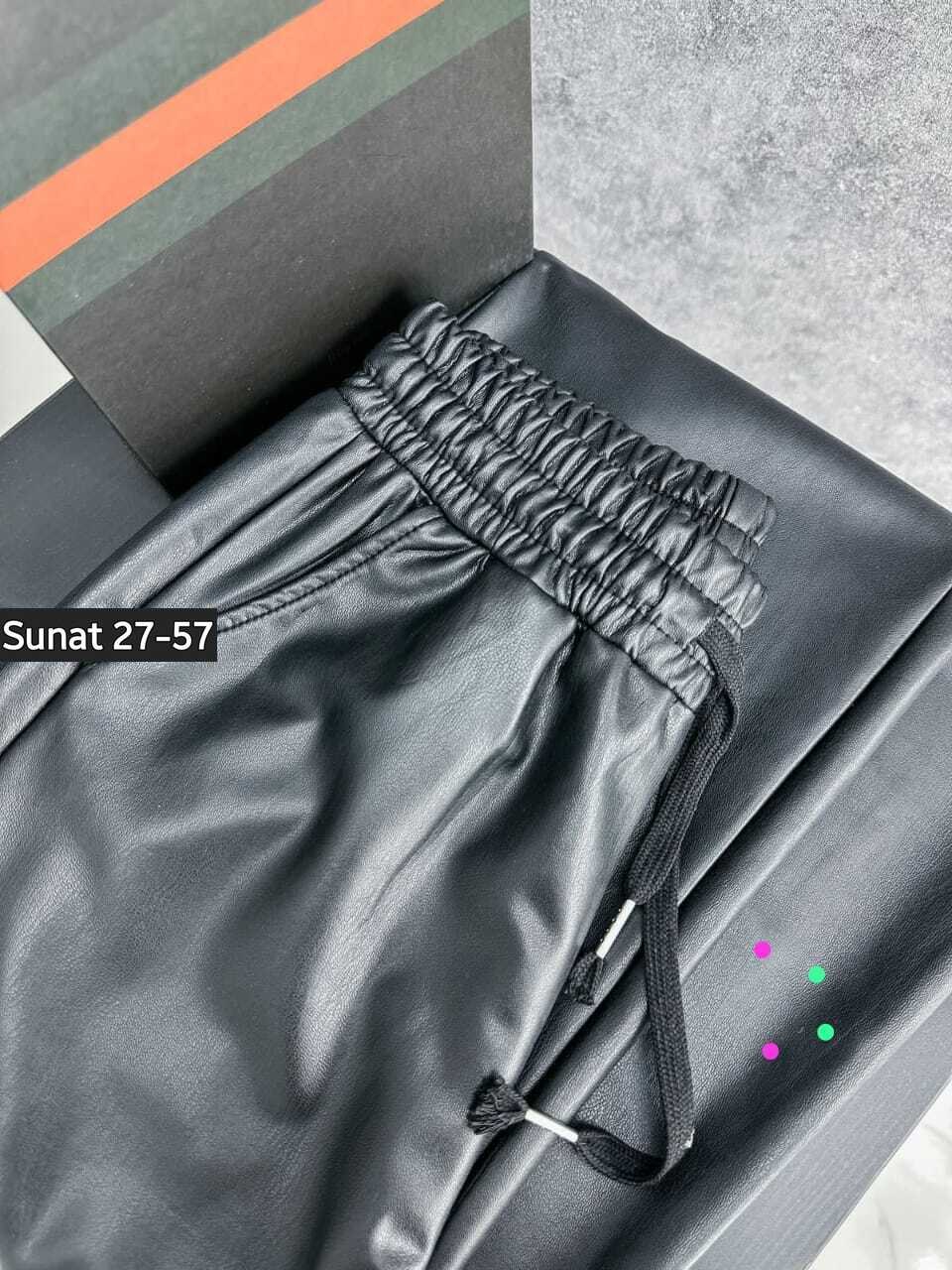 брюки джоггеры кожаные,брюки эко кожа,джоггеры кожаные,модные брюки,кожаные брюки