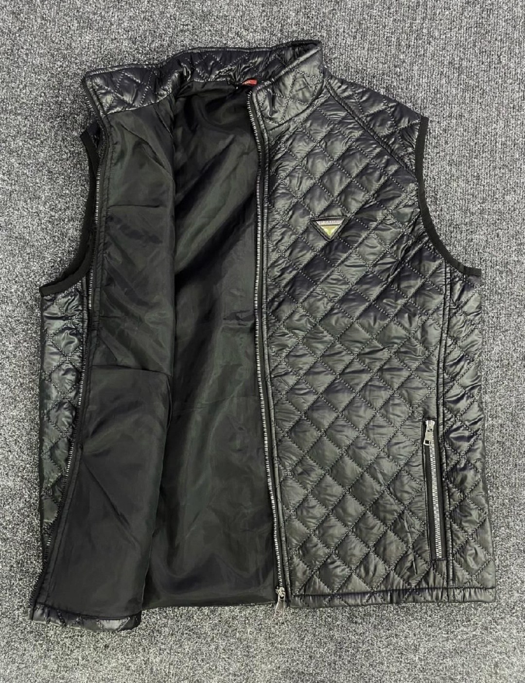 жилетка барбери мужская,жилетка мужская,мужской жилет,жилет,жилет для мужчин плащевка