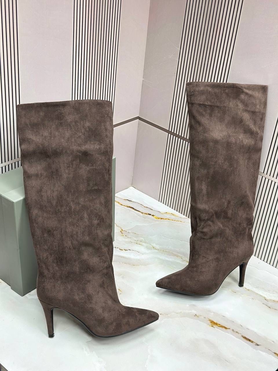 замшевые сапоги,сапоги замшевые на каблуке,женские сапоги,сапоги женские демисезонные натуральная кожа на каблуке magic heels,сапоги женские демисезонные светлые на каблуке