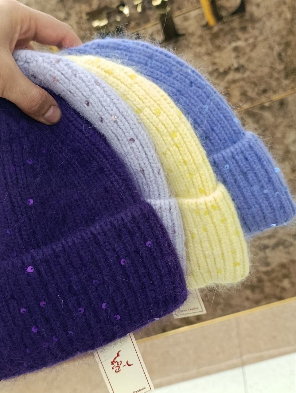 шапка с бусинами из ангоры вязаная женская шапка серая,вязаная шапка,женская вязаная шапка,шапка вязаная из ангоры,шапка вязаная ангора