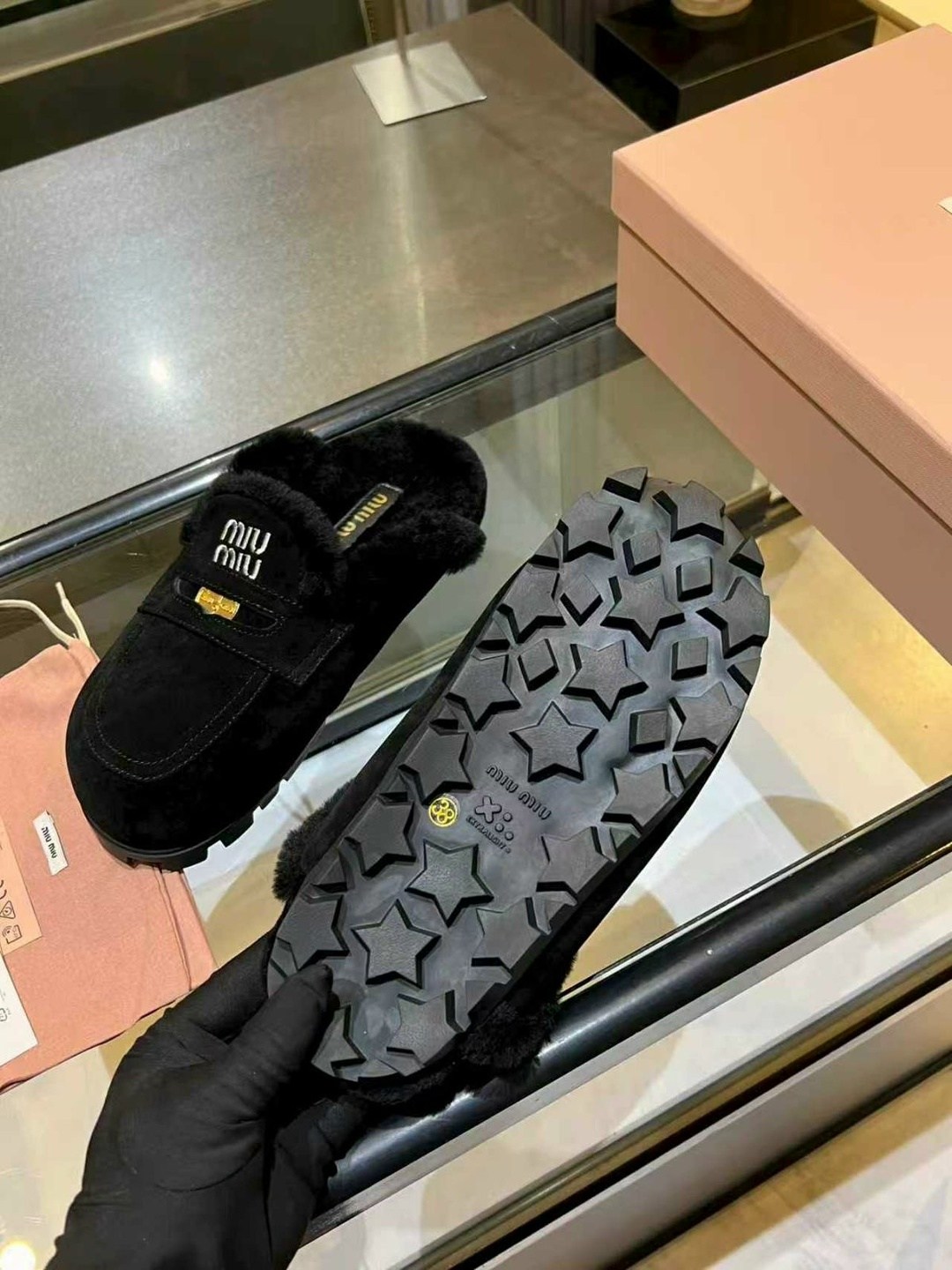 мюли женские с мехом,замшевые бежевые мюли с мехом miu miu,,меховые мюли женские,меховые мюли