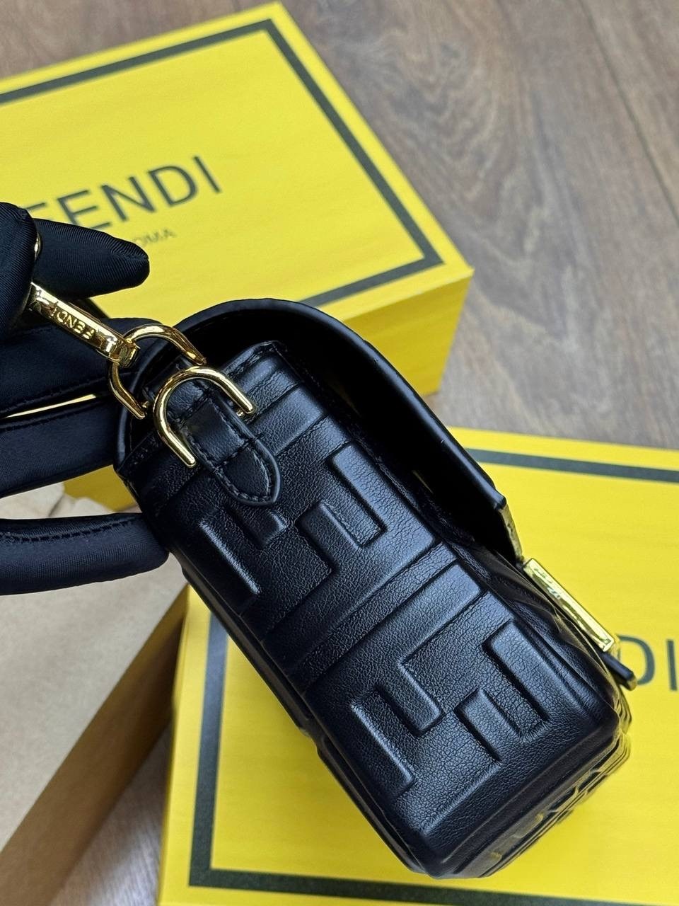 сумки fendi,сумка fendi baguette,fendi сумка на плечо,fendi сумка fendi,fendi сумка женская