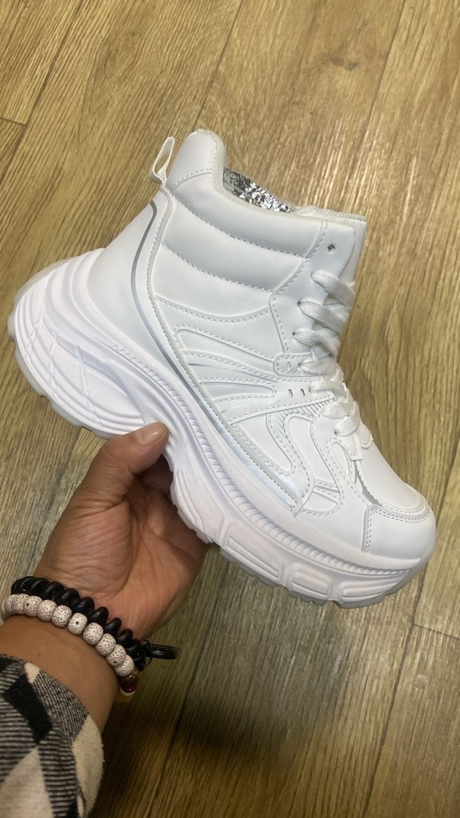 зимние женские кроссовки,белые высокие зимние кроссовки женские,кроссовки утепленные,кроссовки женские,