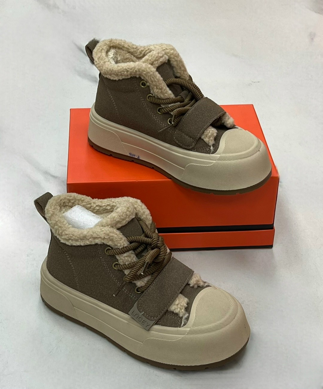 ,зимние женские угги,ботинки женские зимние,зимние кроссовки женские, женская зимняя