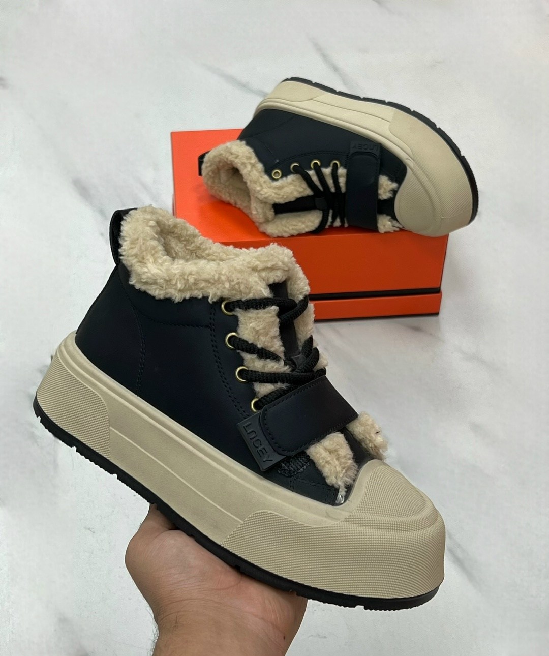 ,зимние женские угги,ботинки женские зимние,зимние кроссовки женские, женская зимняя