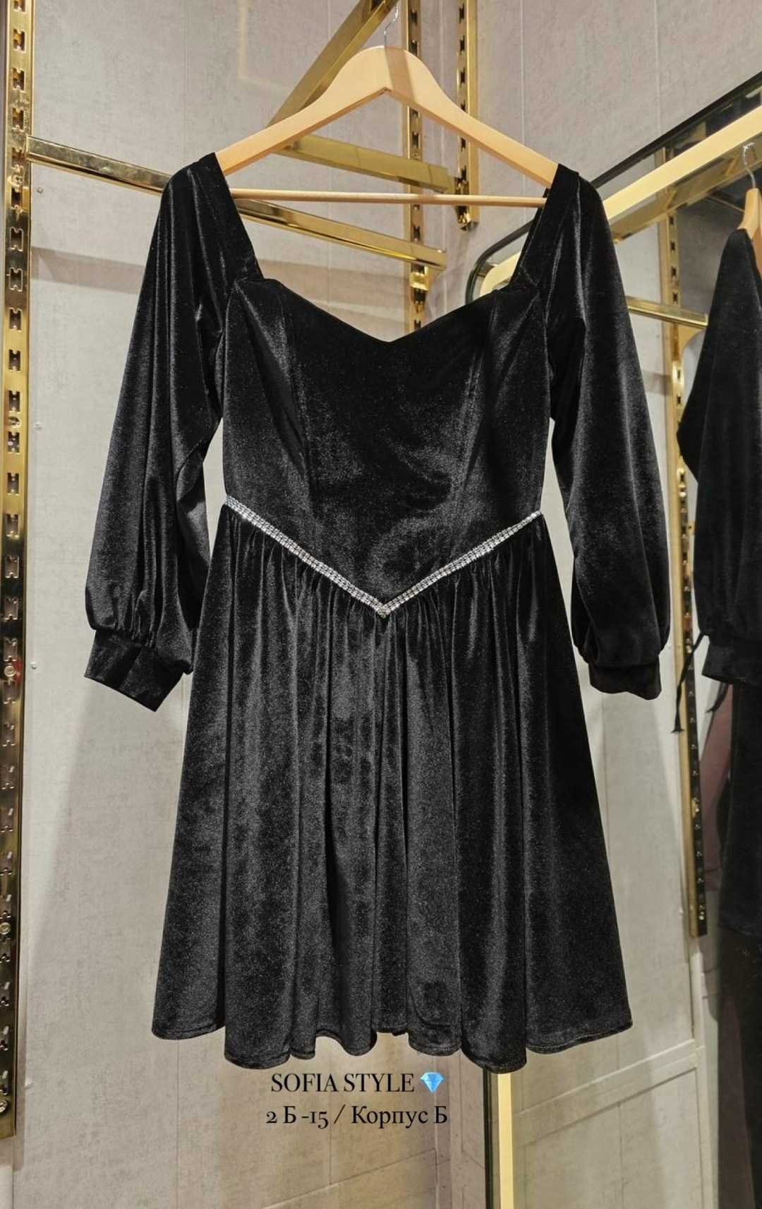 бархатное платье,платья из бархата,черное бархатное платье,платье бархатное короткое,платье с объемными рукавами