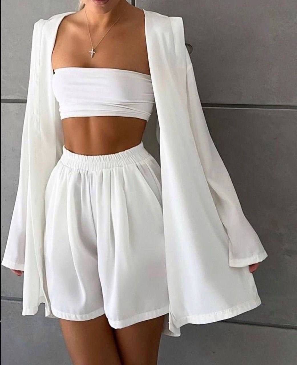 белый женский костюм,стильные костюмы,белые костюмы,костюм рубашка и шорты женские лен,костюмы с шортами
