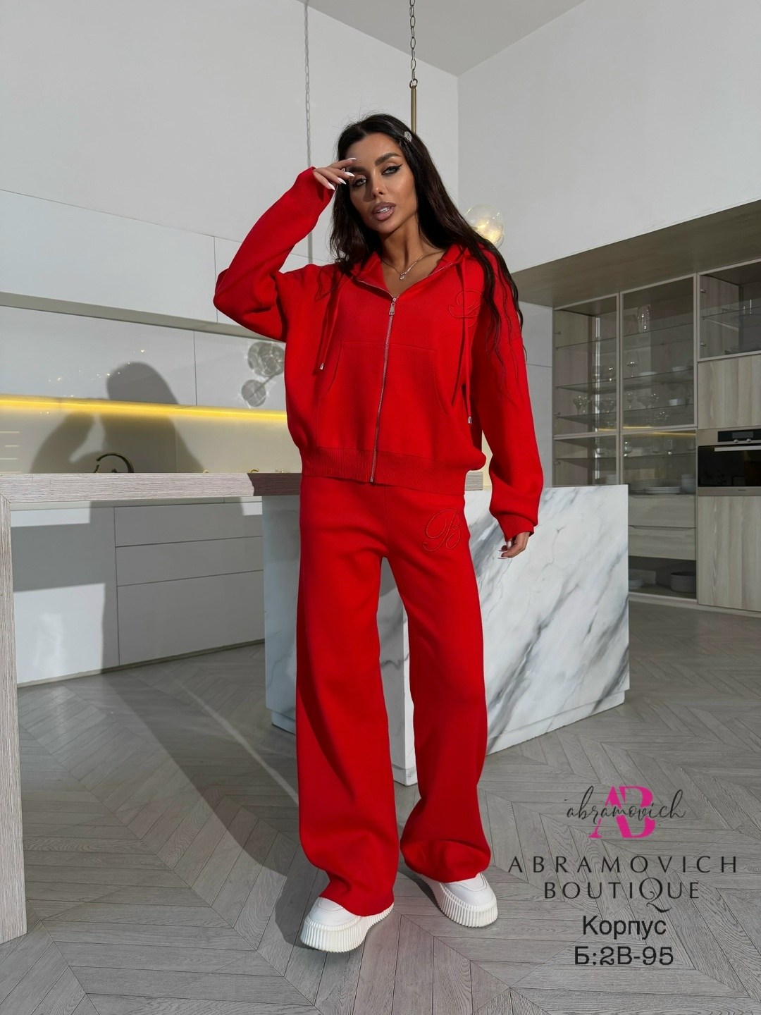 костюм спортивный,костюм спортивный женский,женский костюм,стильный костюм,красный костюм