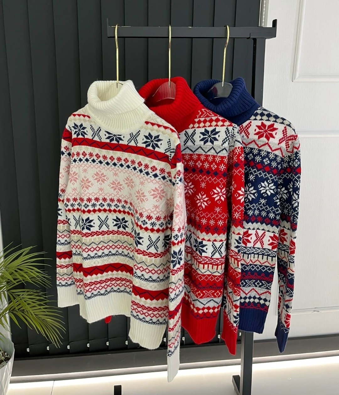 свитера женские,рождественские свитера,свитера с оленями,новогодние свитера,свитер со снежинками