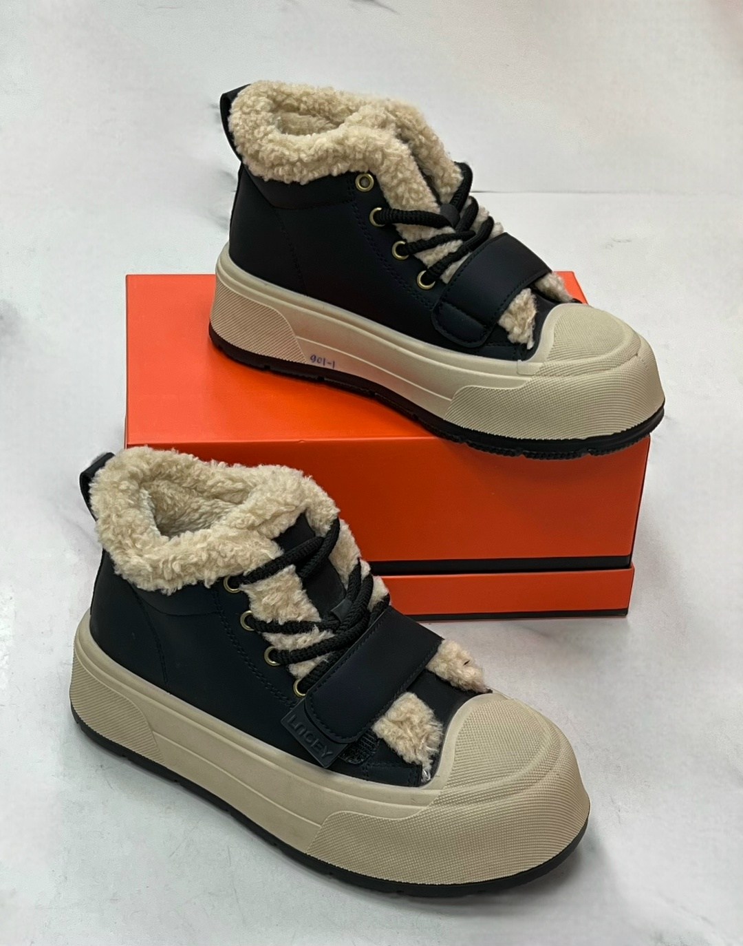 ,зимние женские угги,ботинки женские зимние,зимние кроссовки женские, женская зимняя