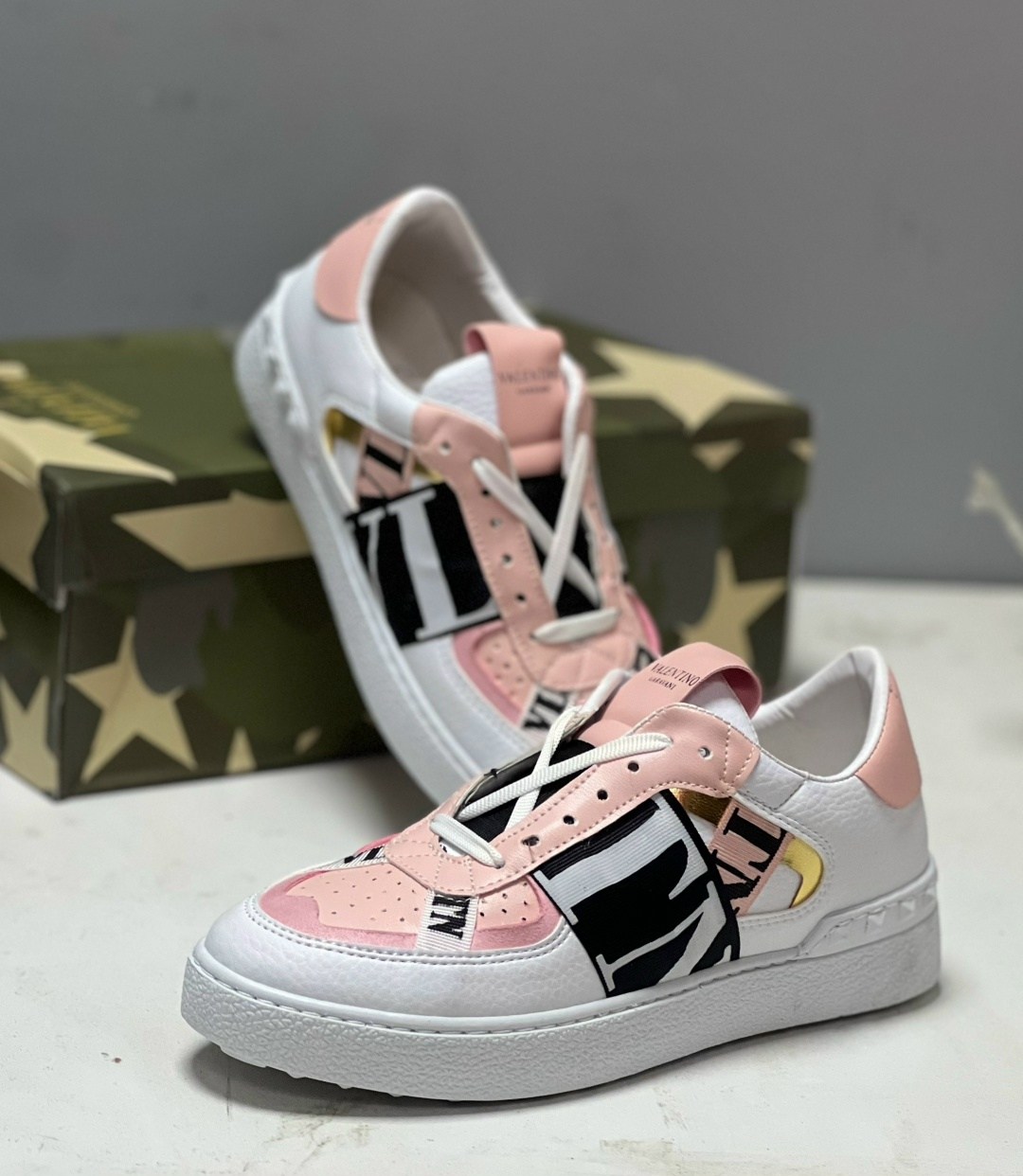 кроссовки valentino,женские кроссовки valentino,,валентино кроссовки,кроссовки valentino garavani