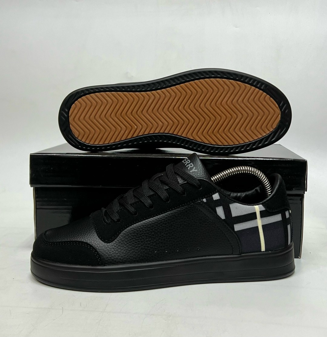 кроссовки burberry,кеды burberry,,кроссовки burberry мужские с надписью на подошве сбоку,кроссовка мужской