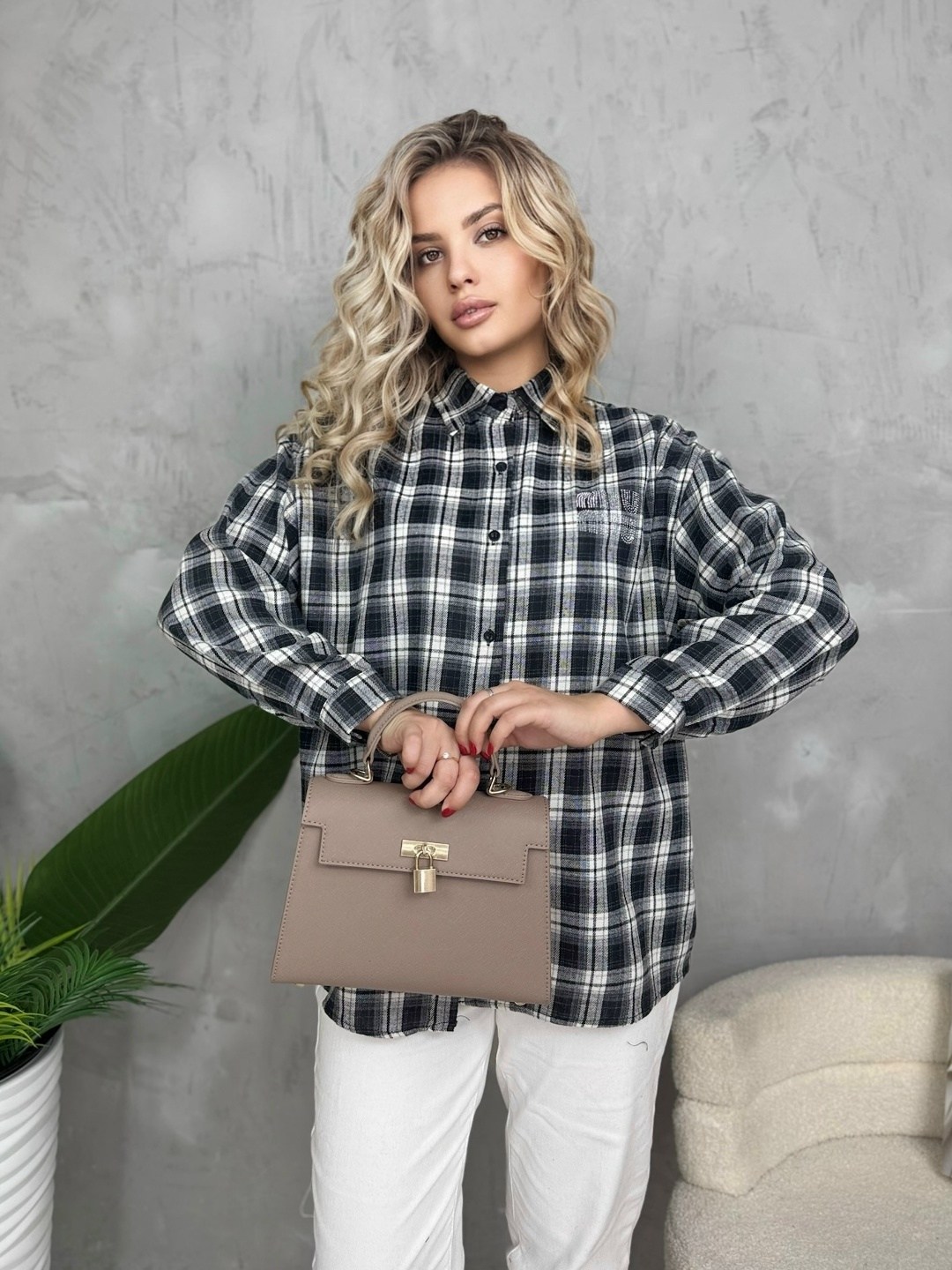 женская рубашка в клетку,женская рубашка в клетку оверсайз,женская рубашка,рубашка в клетку хлопок модная оверсайз lateek,рубашка в клетку оверсайз kako govana