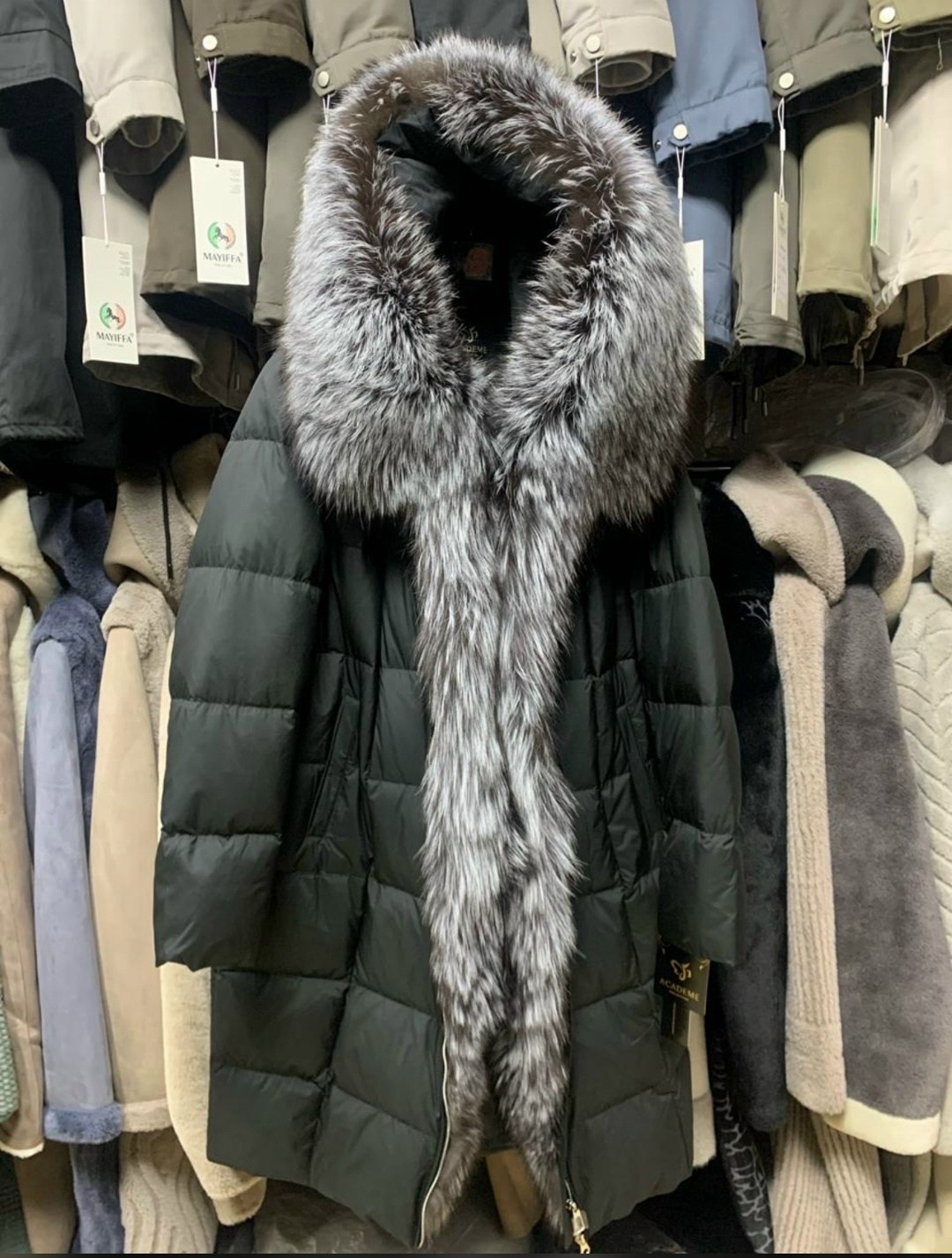 женский пуховик с натуральным мехом,пуховик с натуральным мехом,пуховик с мехом,пуховик,пуховик женский