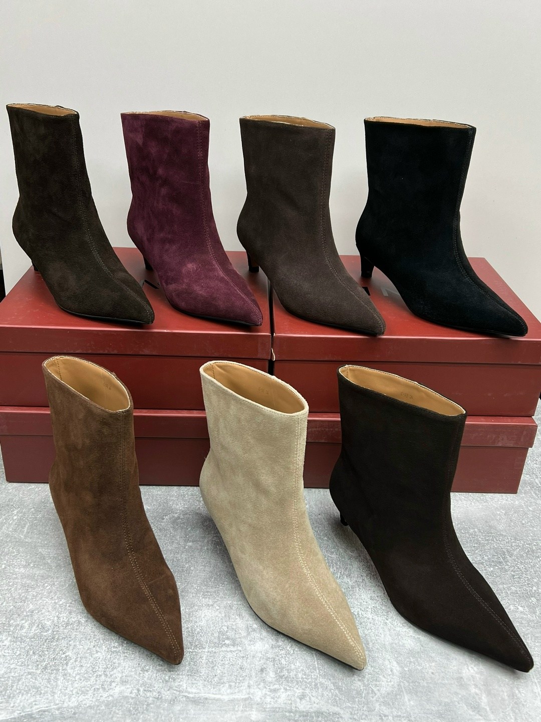 ,замшевые ботильоны,женские замшевые ботильоны с острым носком,женские ботильоны,ботильоны с острым носком женские