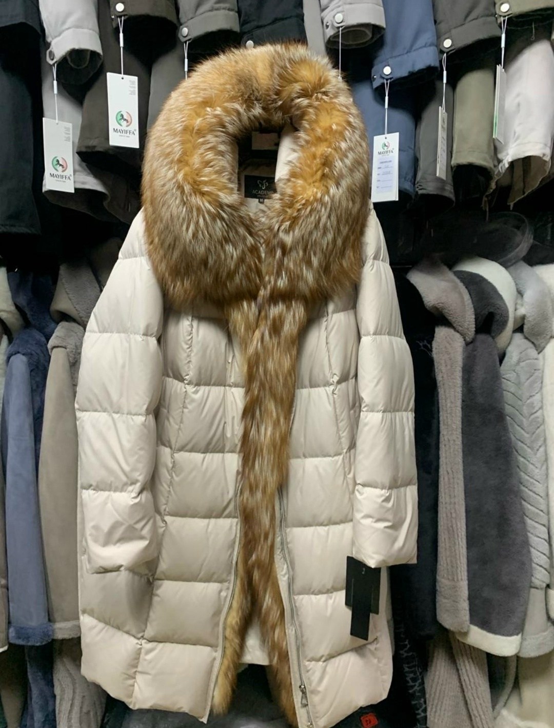 женский пуховик с натуральным мехом,пуховик с натуральным мехом,пуховик с мехом,пуховик,пуховик женский