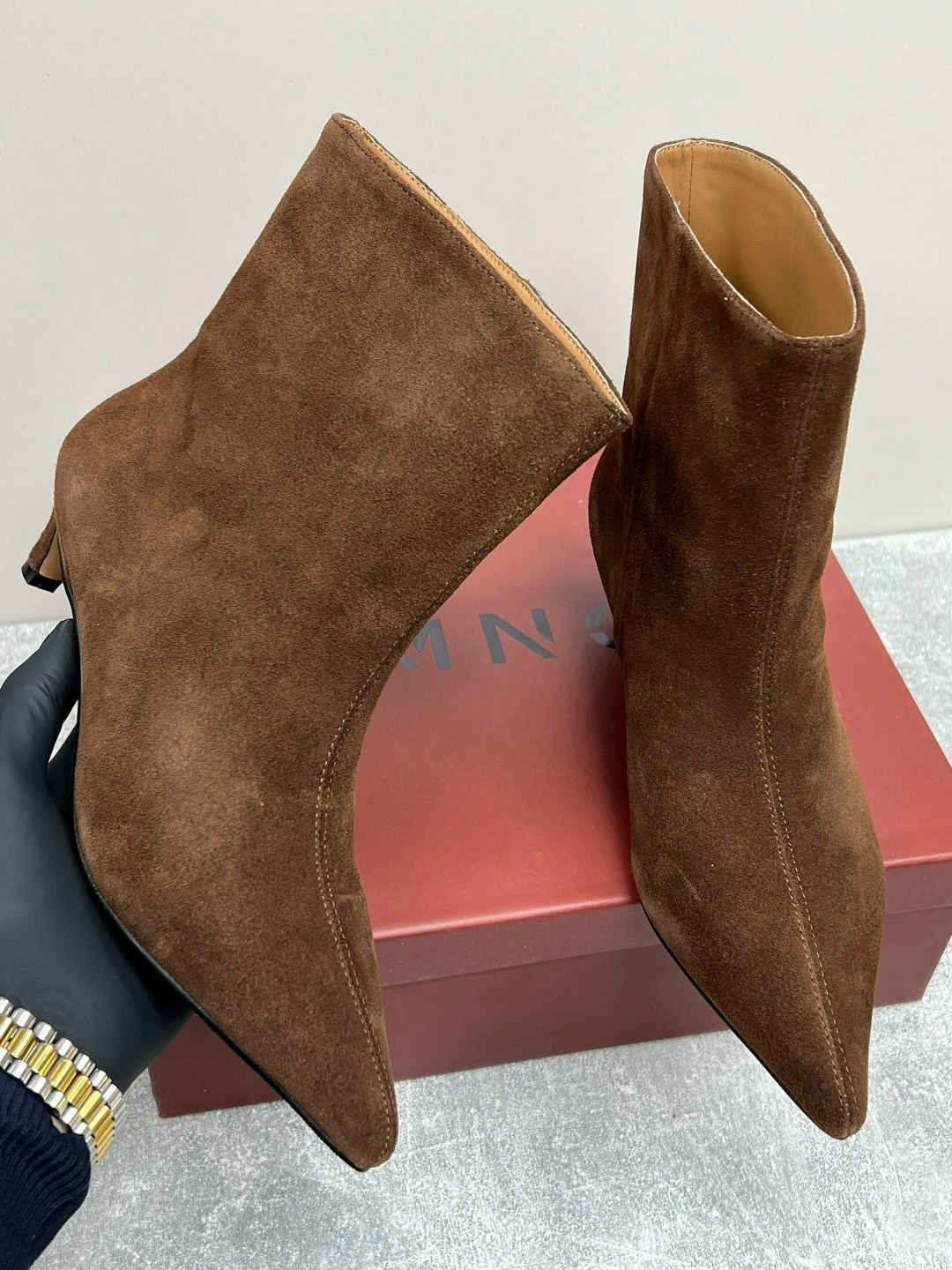 ,замшевые ботильоны,женские замшевые ботильоны с острым носком,женские ботильоны,ботильоны с острым носком женские