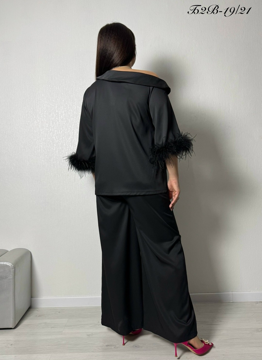 костюмы брючные,брючный костюм с перьями,костюмы женские брючные,костюм с перьями,шелковый брючный костюм вечерний