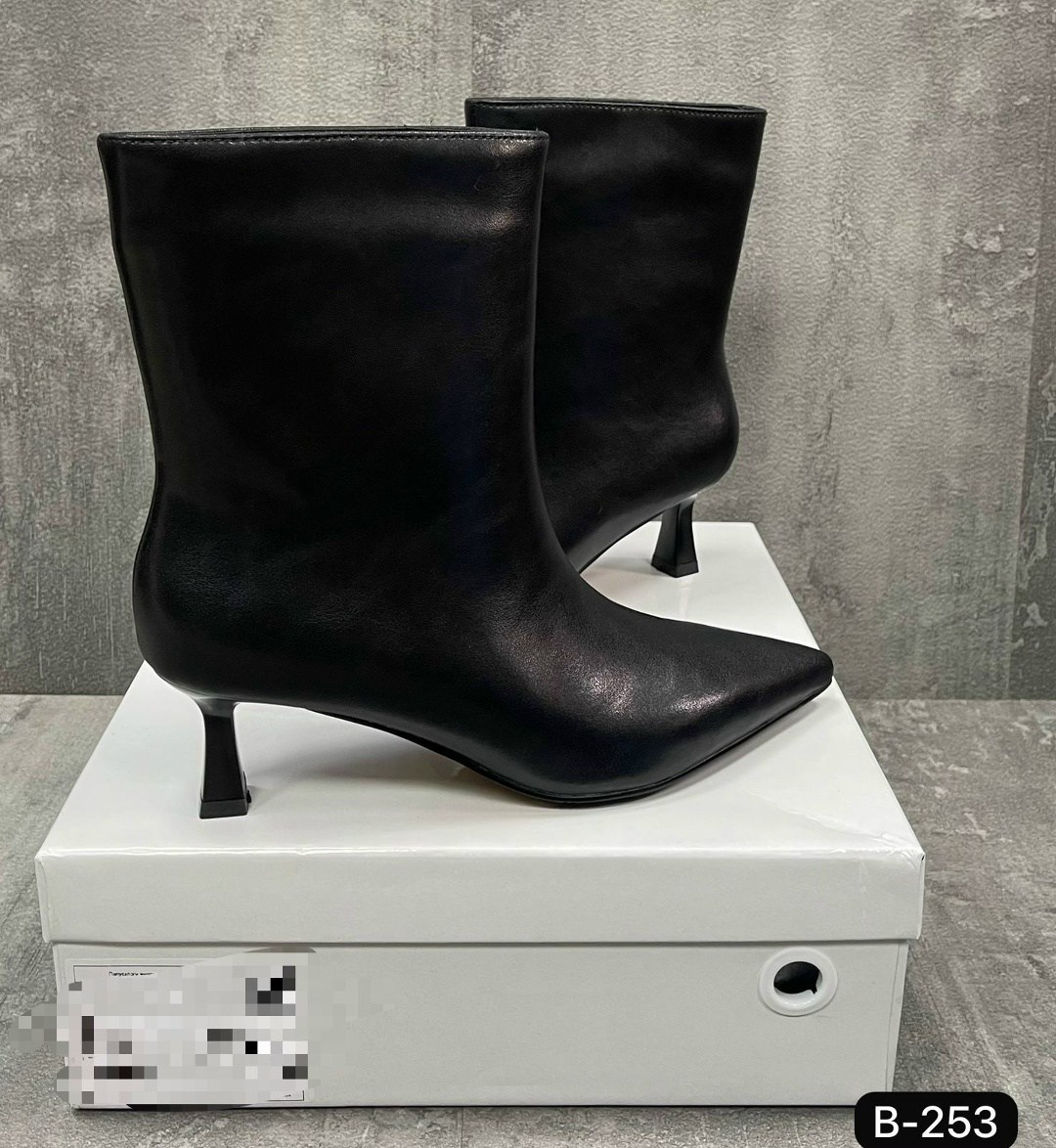 ботильоны замшевые,замшевые женские ботильоны с острым носком на,женские ботильоны,ботильоны модные,женские ботильоны с острым носком