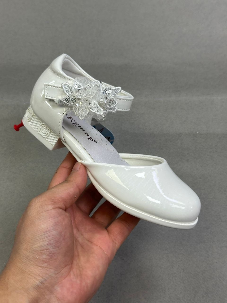 серебристые туфли для девочки,,серебряные туфли для девочки,туфли детские для девочек,туфли для девочек