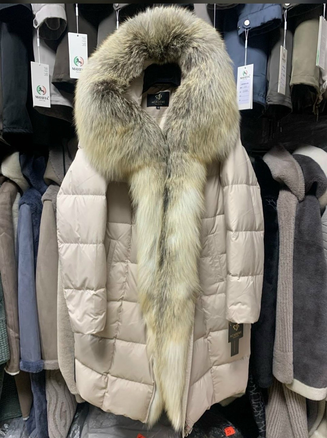 женский пуховик с натуральным мехом,пуховик с натуральным мехом,пуховик с мехом,пуховик,пуховик женский