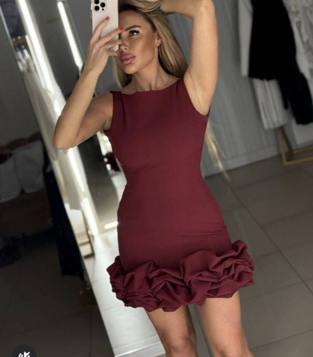 платье с рюшами,платье с воланами,черное платье с рюшами,платье летнее,черное платье с оборкой внизу