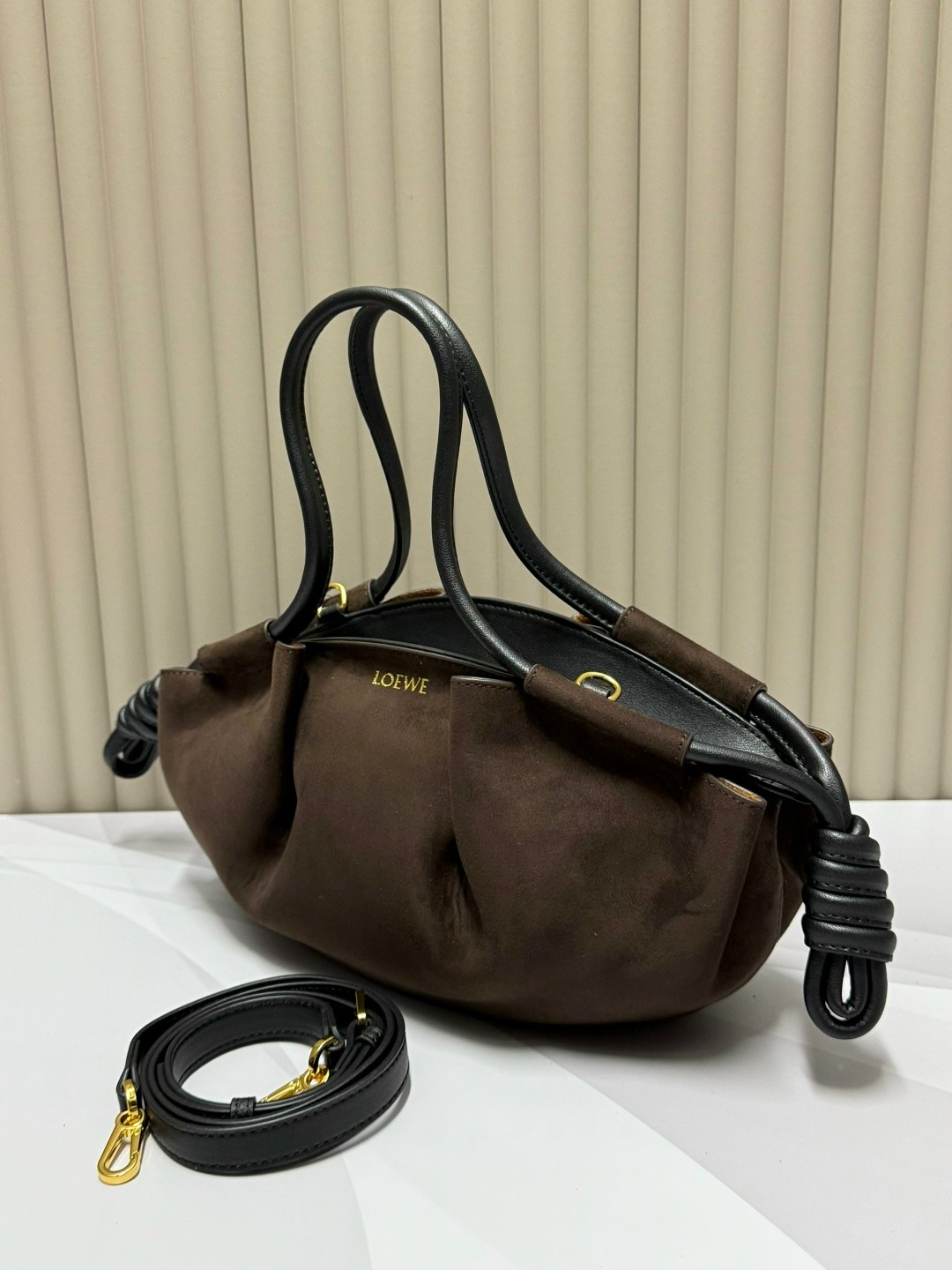 сумка loewe 33-15 см натуральная замша,сумка loewe 33-15 см натуральная кожа,сумка loewe 33-15 см из натуральной кожи,женская сумка loewe,сумка loewe